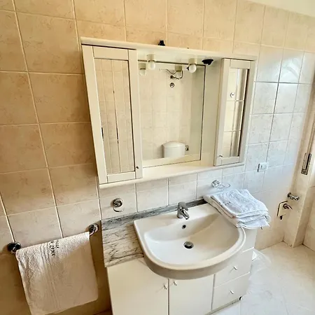 Apartamento Adriana - Viale Valganna *